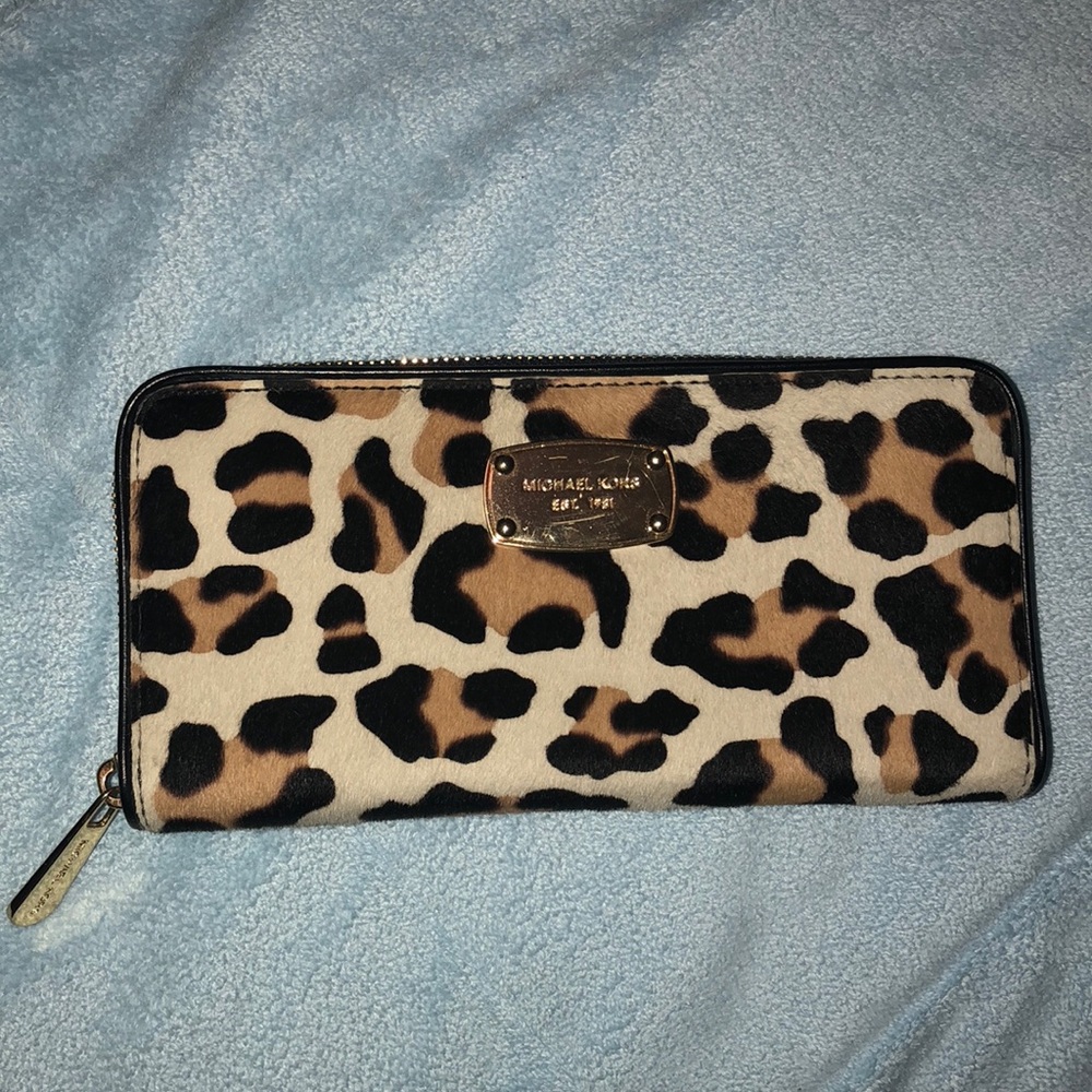 Michael Kors leopard/cheetah print wallet